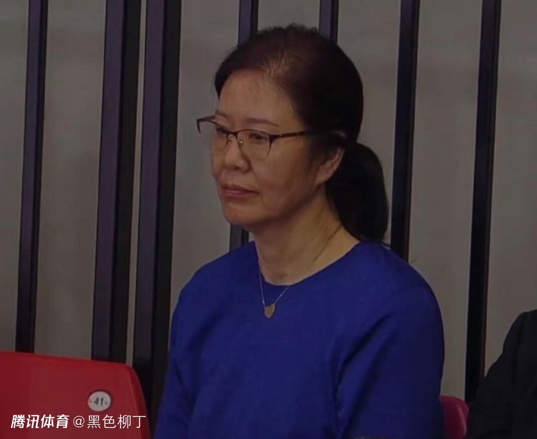 如果博洛尼亚把球员卖给其他俱乐部，拜仁可以获得转会费50%的分成。